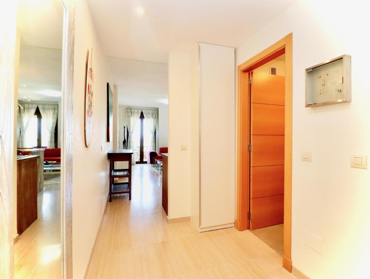 Modern Penthouse Apartment - 1 Min From The Beach フエンヒロラ エクステリア 写真