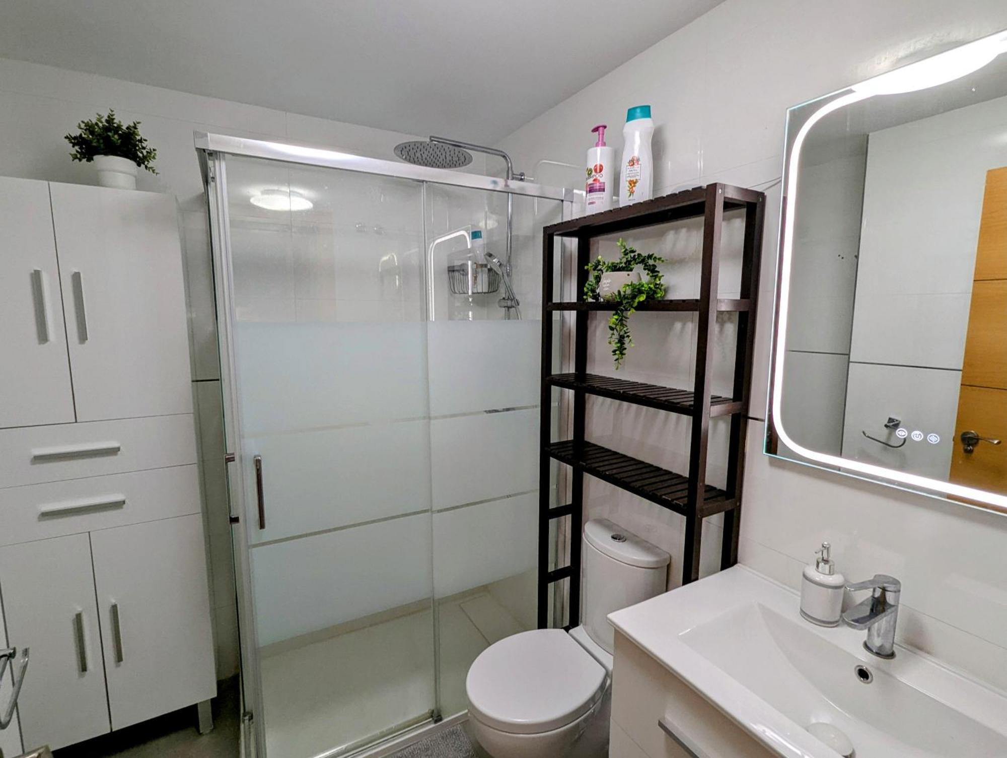 Modern Penthouse Apartment - 1 Min From The Beach フエンヒロラ エクステリア 写真